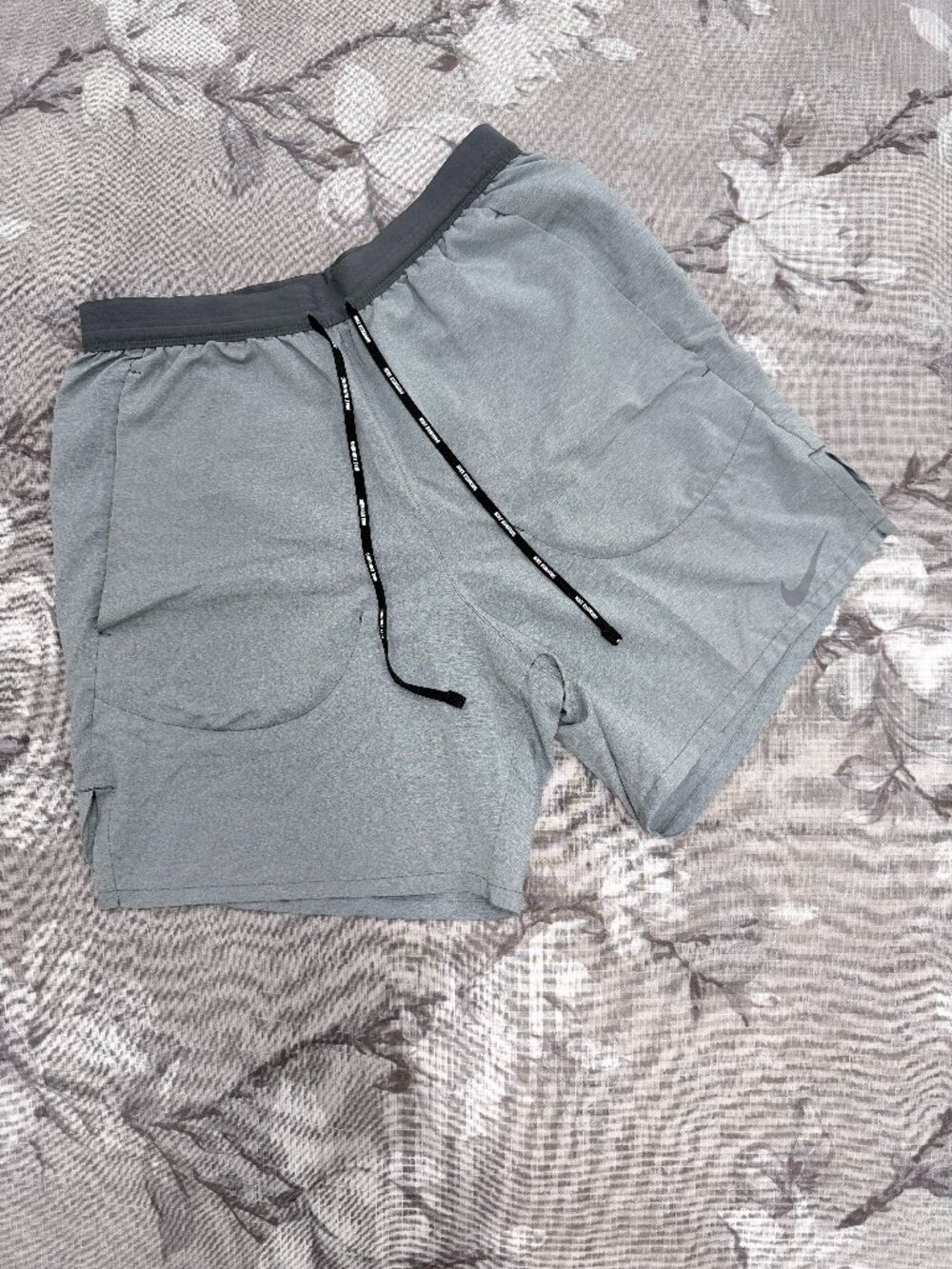 Nike Dri-FIT Running Shorts Sage Gray Built In Liner Zip Pocket Small